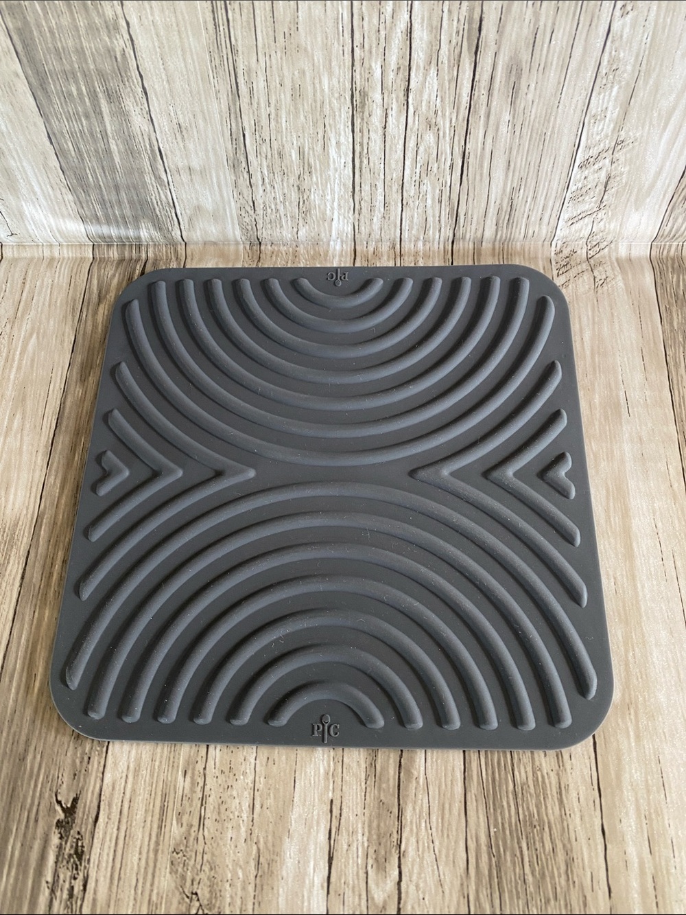Pampered Chef Gray Silicone Trivet /Hot Pad - Gray